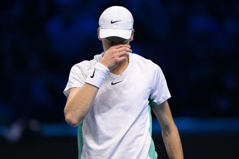 Djokovic, în genunchi. Italia tânărului Sinner învinge Serbia și se califică în finala Cupei Davis, după 25 de ani_10