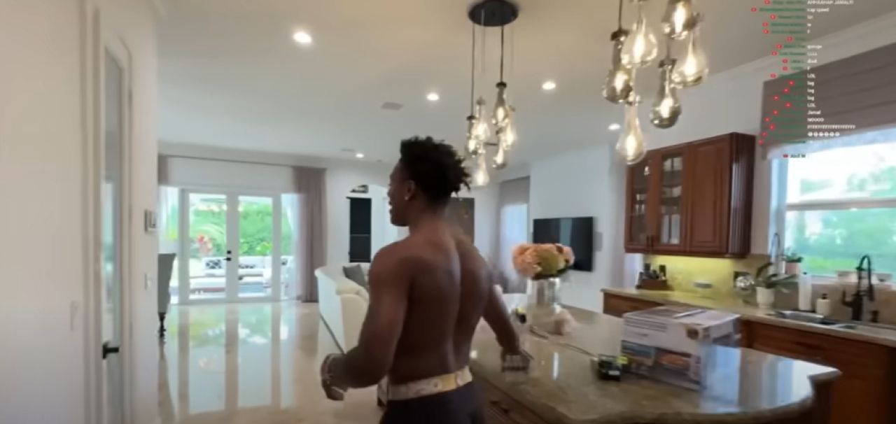 Celebrul YouTuber iShowSpeed și-a arătat casa de 10 milioane de dolari cumpărată la doar 18 ani! Cum arată vila fanului lui Cristiano Ronaldo_9