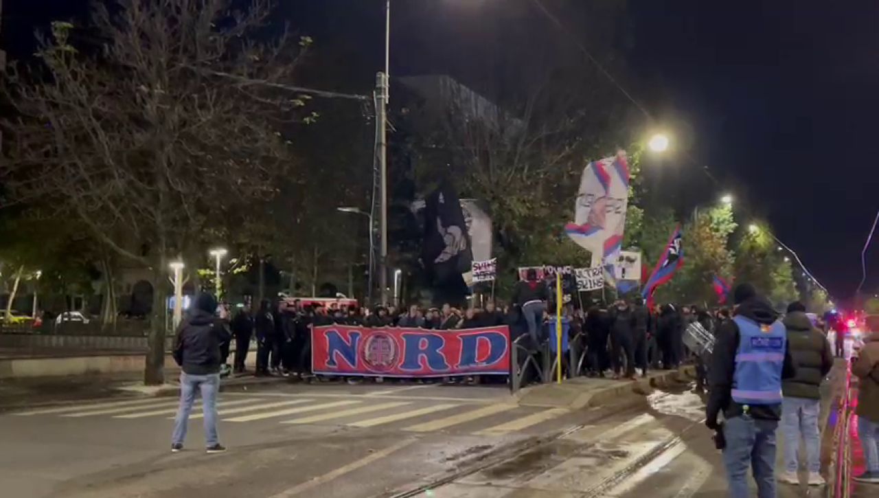 Suporterii FCSB s-au întâlnit la 3 grade Celsius și au defilat spre Arena Națională! Atmosferă incendiară pe străzile din București_7