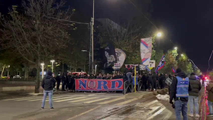 Suporterii FCSB s-au întâlnit la 3 grade Celsius și au defilat spre Arena Națională! Atmosferă incendiară pe străzile din București_8