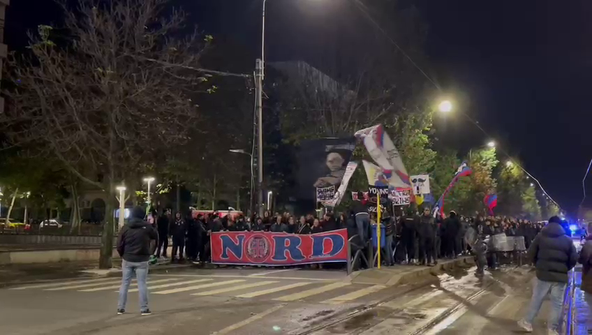 Suporterii FCSB s-au întâlnit la 3 grade Celsius și au defilat spre Arena Națională! Atmosferă incendiară pe străzile din București_12