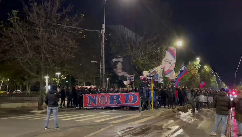 Suporterii FCSB s-au întâlnit la 3 grade Celsius și au defilat spre Arena Națională! Atmosferă incendiară pe străzile din București_16