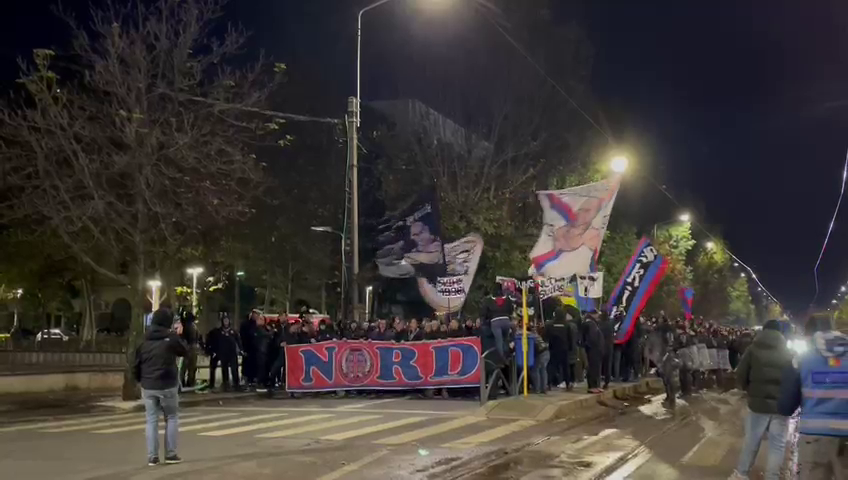 Suporterii FCSB s-au întâlnit la 3 grade Celsius și au defilat spre Arena Națională! Atmosferă incendiară pe străzile din București_20