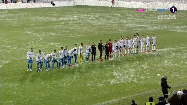 Iarna pe uliță, la Galați! Cum a arătat gazonul pe stadionul 