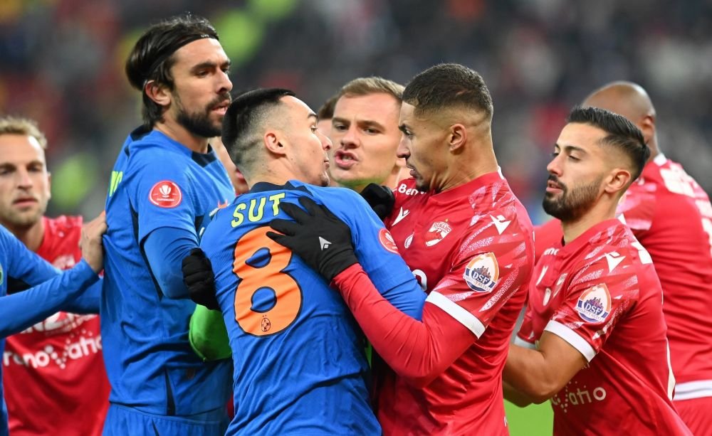 Imaginile bătăliei de pe Arena Națională. Șut și Bena, ținuți cu greu_12
