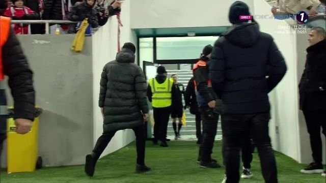 Elias Charalambous, gest obscen în fața fanilor lui Dinamo. Cipriotul a cedat imediat după derby_9