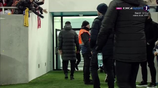 Elias Charalambous, gest obscen în fața fanilor lui Dinamo. Cipriotul a cedat imediat după derby_14