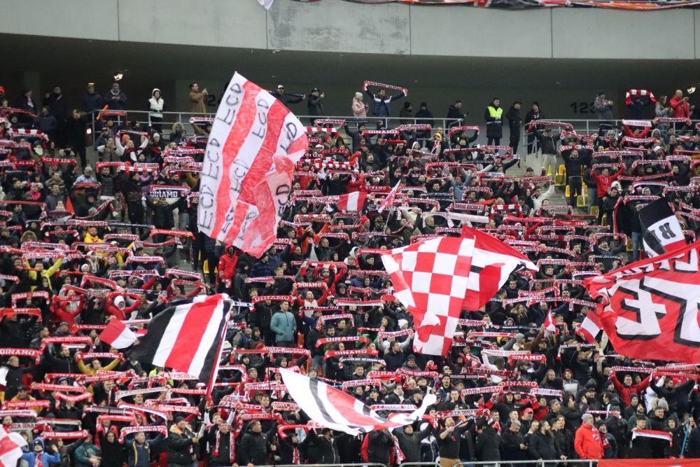 Ce se întâmplă cu PCH, galeria lui Dinamo? Încă o facțiune s-a mutat la tribuna a doua_12