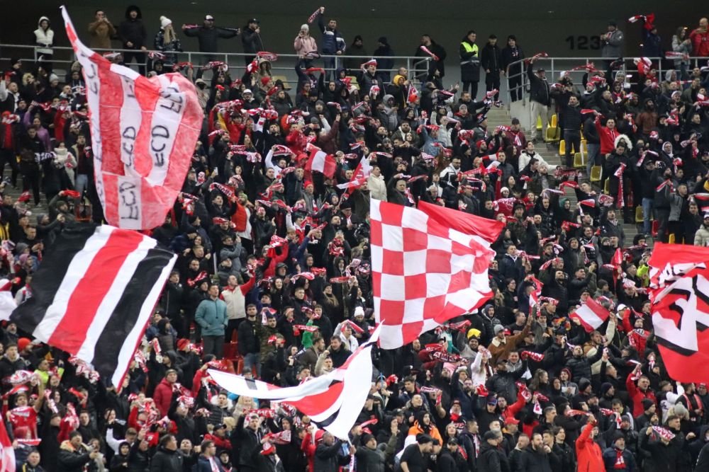 Ce se întâmplă cu PCH, galeria lui Dinamo? Încă o facțiune s-a mutat la tribuna a doua_13