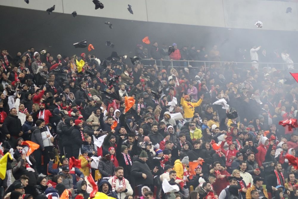 Ce se întâmplă cu PCH, galeria lui Dinamo? Încă o facțiune s-a mutat la tribuna a doua_21