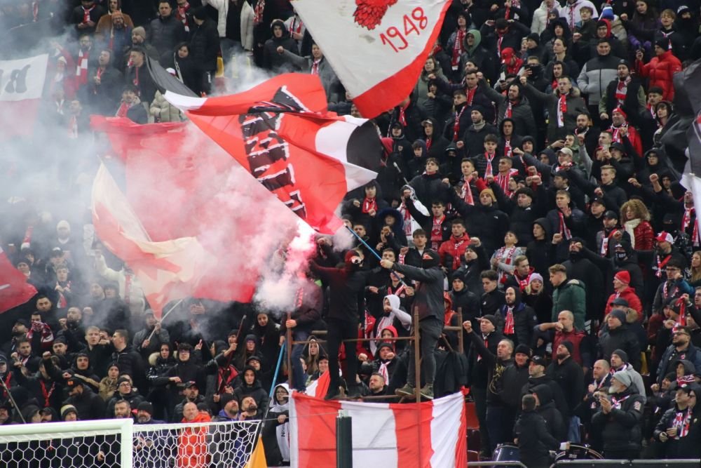 Ce se întâmplă cu PCH, galeria lui Dinamo? Încă o facțiune s-a mutat la tribuna a doua_35