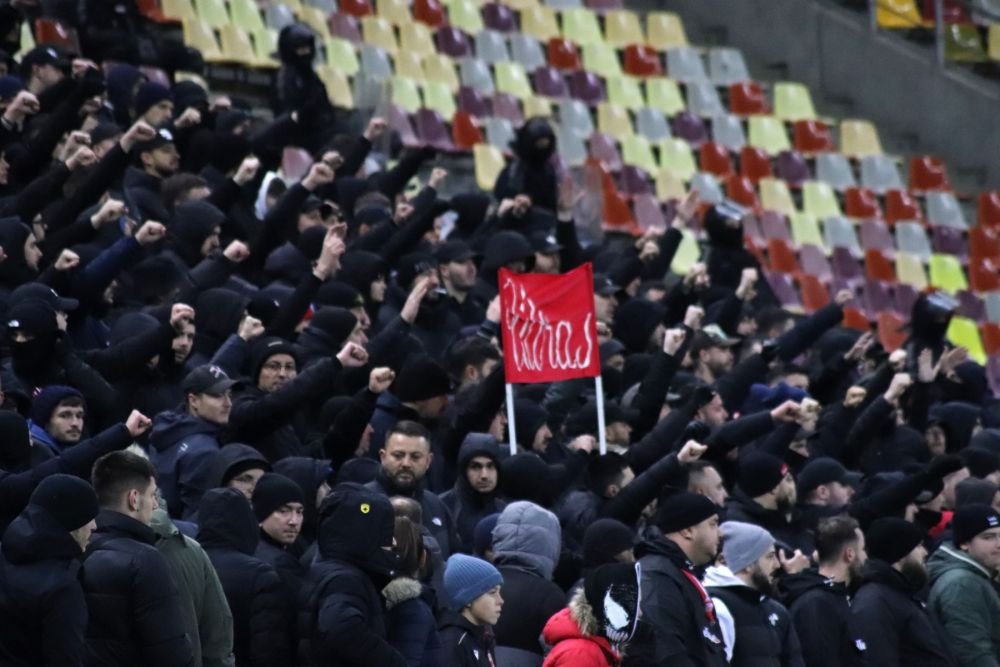 Ce se întâmplă cu PCH, galeria lui Dinamo? Încă o facțiune s-a mutat la tribuna a doua_36