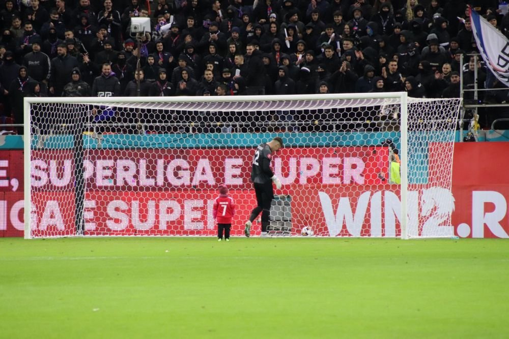 Cine e copilul de doi ani care a înscris în poarta lui Târnovanu, la meciul cu Dinamo_30