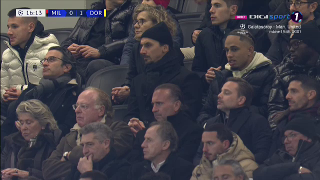 Zlatan Ibrahimovic s-a îmbrăcat bine și și-a făcut apariția pe 