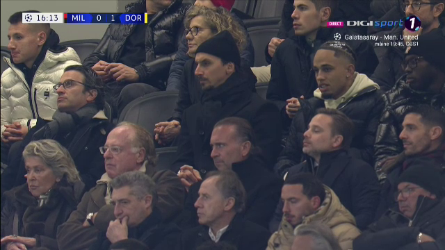 Zlatan Ibrahimovic s-a îmbrăcat bine și și-a făcut apariția pe 