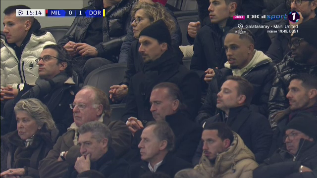 Zlatan Ibrahimovic s-a îmbrăcat bine și și-a făcut apariția pe 