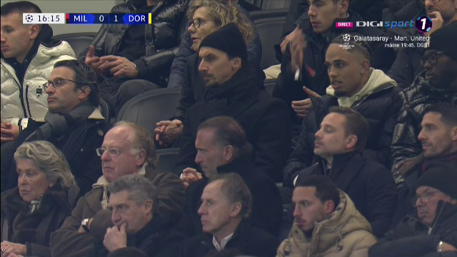 Zlatan Ibrahimovic s-a îmbrăcat bine și și-a făcut apariția pe 