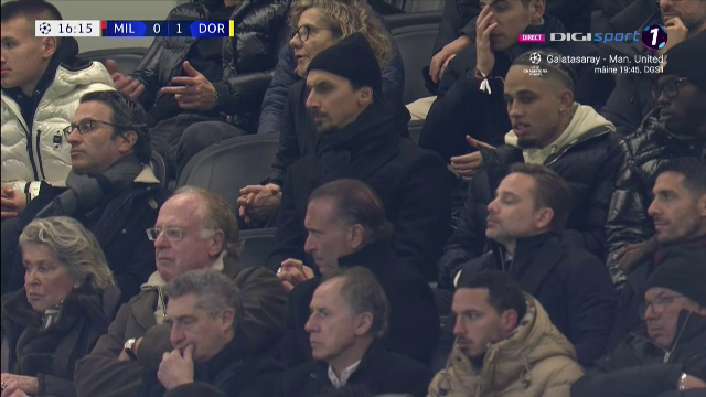 Zlatan Ibrahimovic s-a îmbrăcat bine și și-a făcut apariția pe 