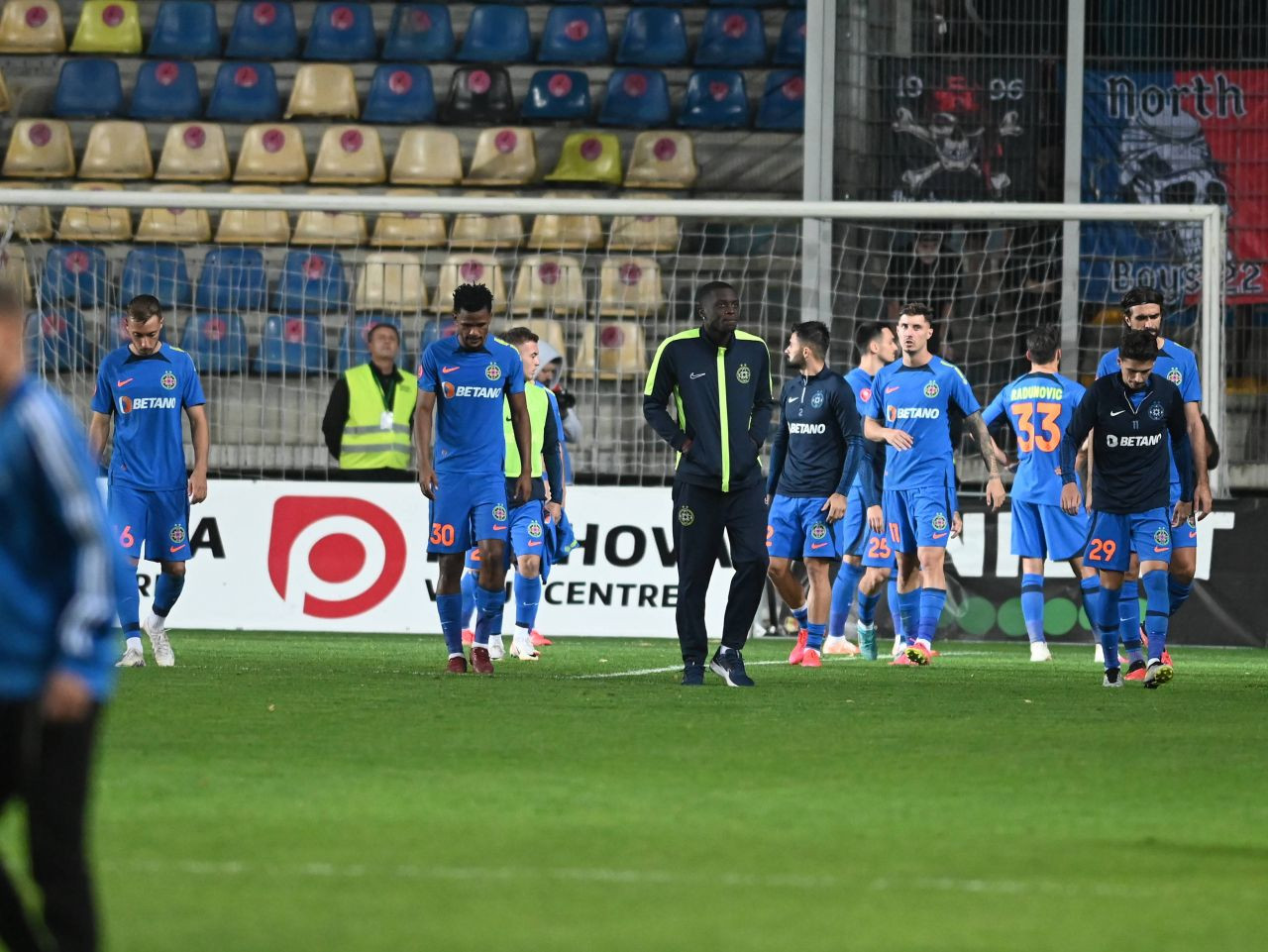 &bdquo;Prima oară a fost balerin! Țopăie și dă pase decisive la adversar!&rdquo; Titularul lui Gigi Becali de la FCSB, ironizat după meciul cu Dinamo&nbsp;