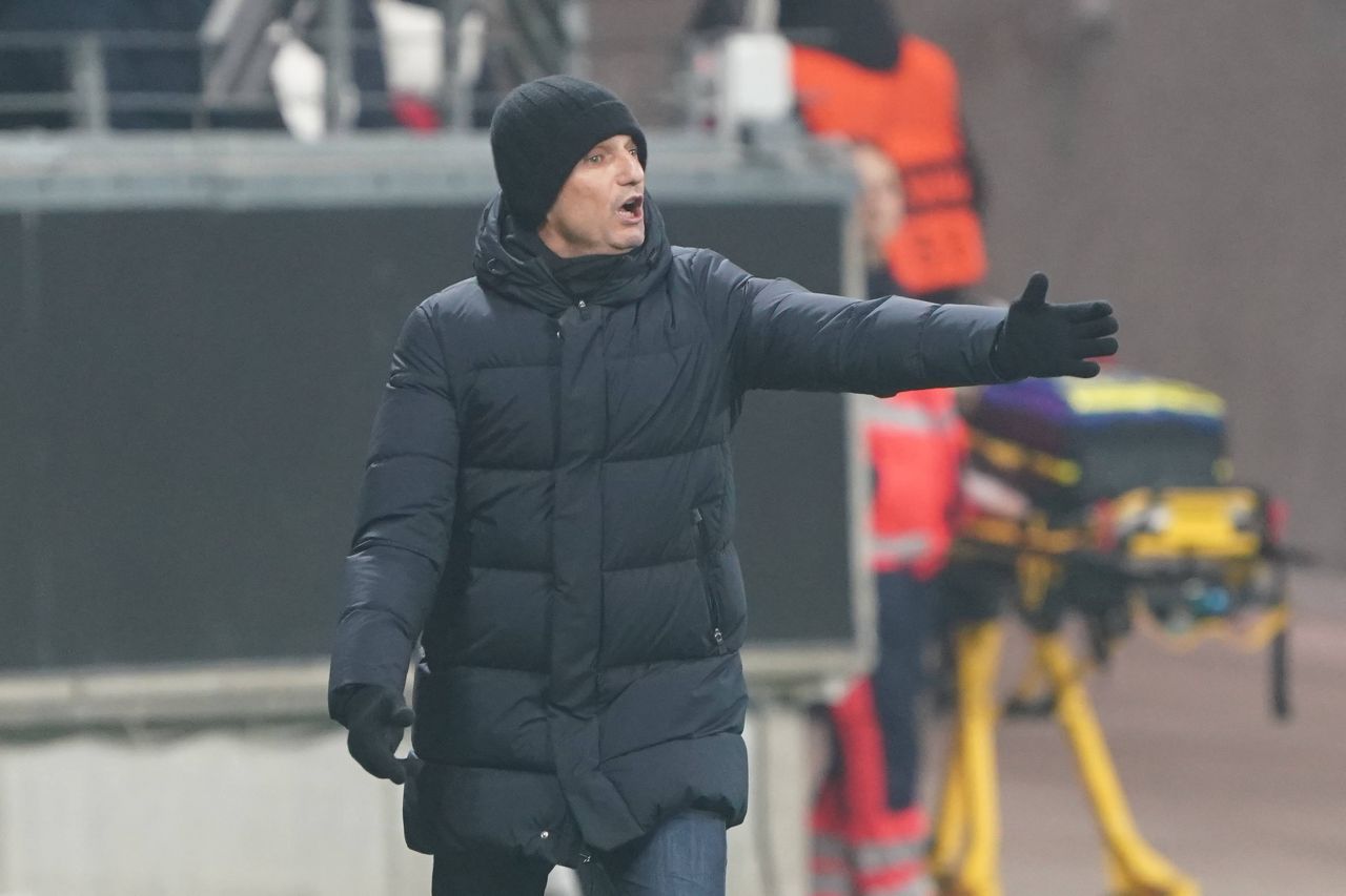 Echipa lui Răzvan Lucescu, numărul unu mondial. Ce performanță pentru antrenorul român!_6
