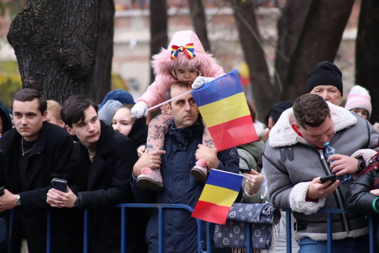 La defilarea de Ziua Națională, mai mulți spectatori ca pe Arena Națională!_12