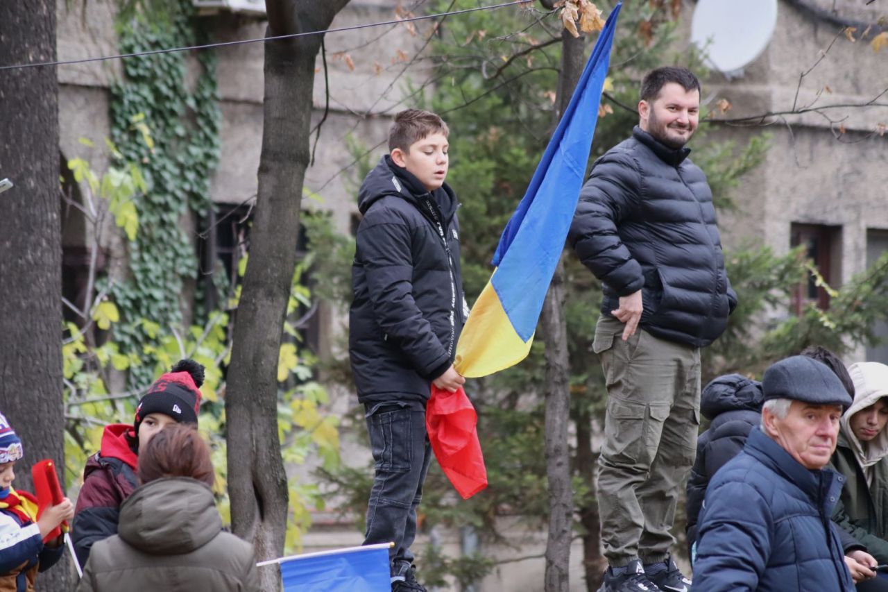 La defilarea de Ziua Națională, mai mulți spectatori ca pe Arena Națională!_15