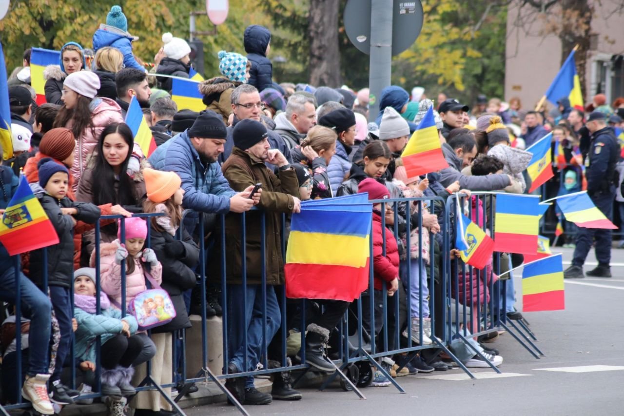 La defilarea de Ziua Națională, mai mulți spectatori ca pe Arena Națională!_20