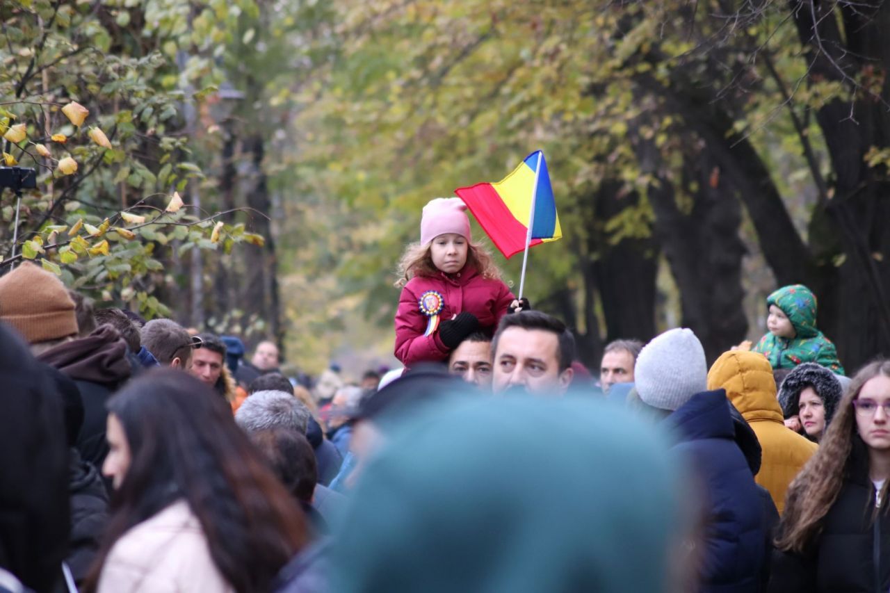 La defilarea de Ziua Națională, mai mulți spectatori ca pe Arena Națională!_21