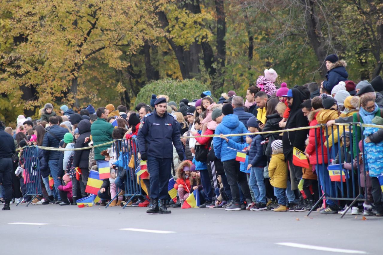 La defilarea de Ziua Națională, mai mulți spectatori ca pe Arena Națională!_33