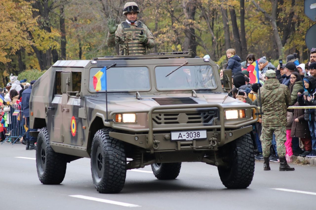 La defilarea de Ziua Națională, mai mulți spectatori ca pe Arena Națională!_35