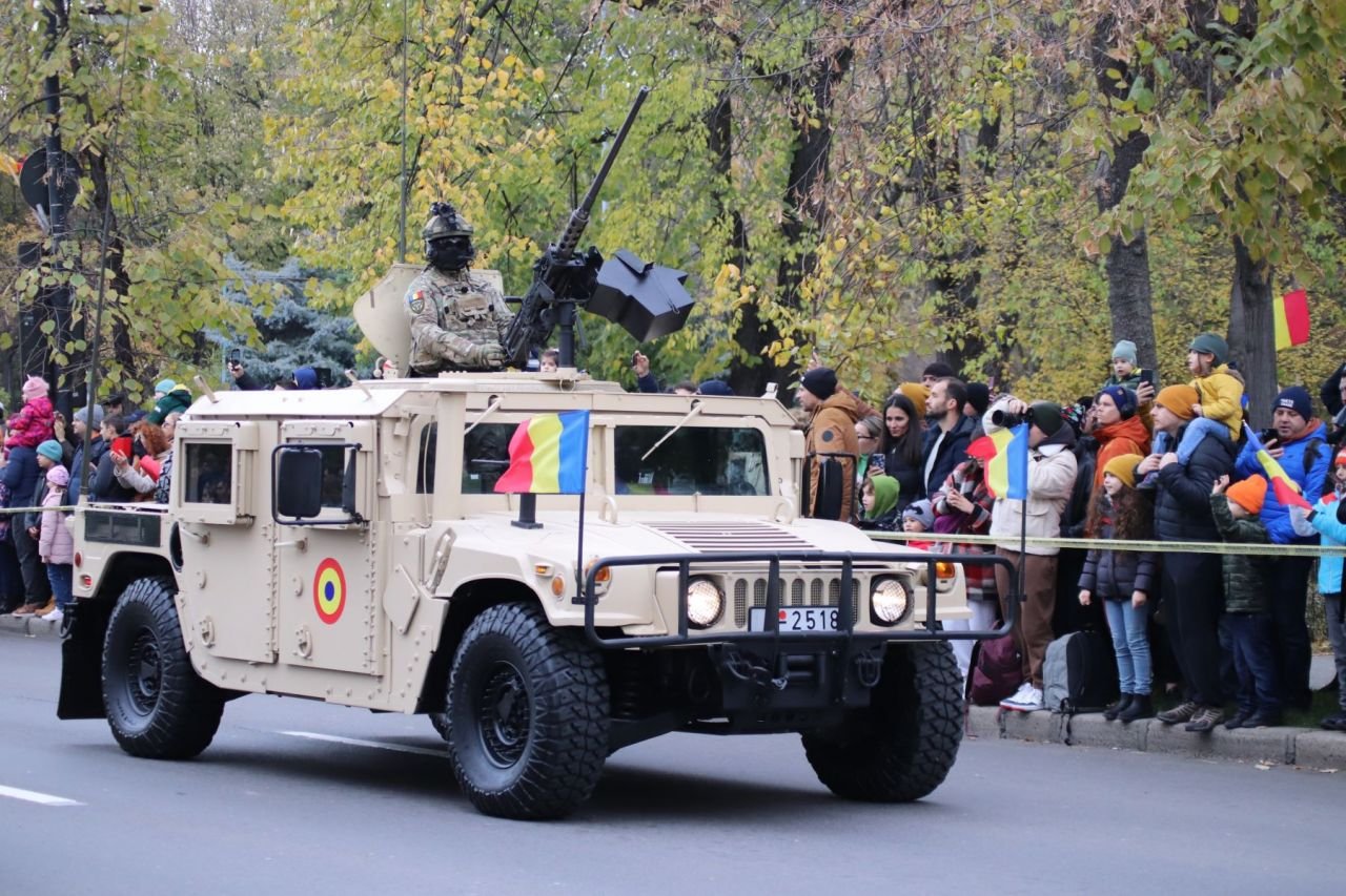 La defilarea de Ziua Națională, mai mulți spectatori ca pe Arena Națională!_36