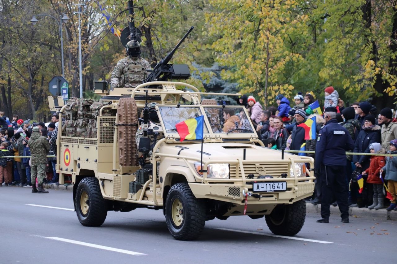 La defilarea de Ziua Națională, mai mulți spectatori ca pe Arena Națională!_38