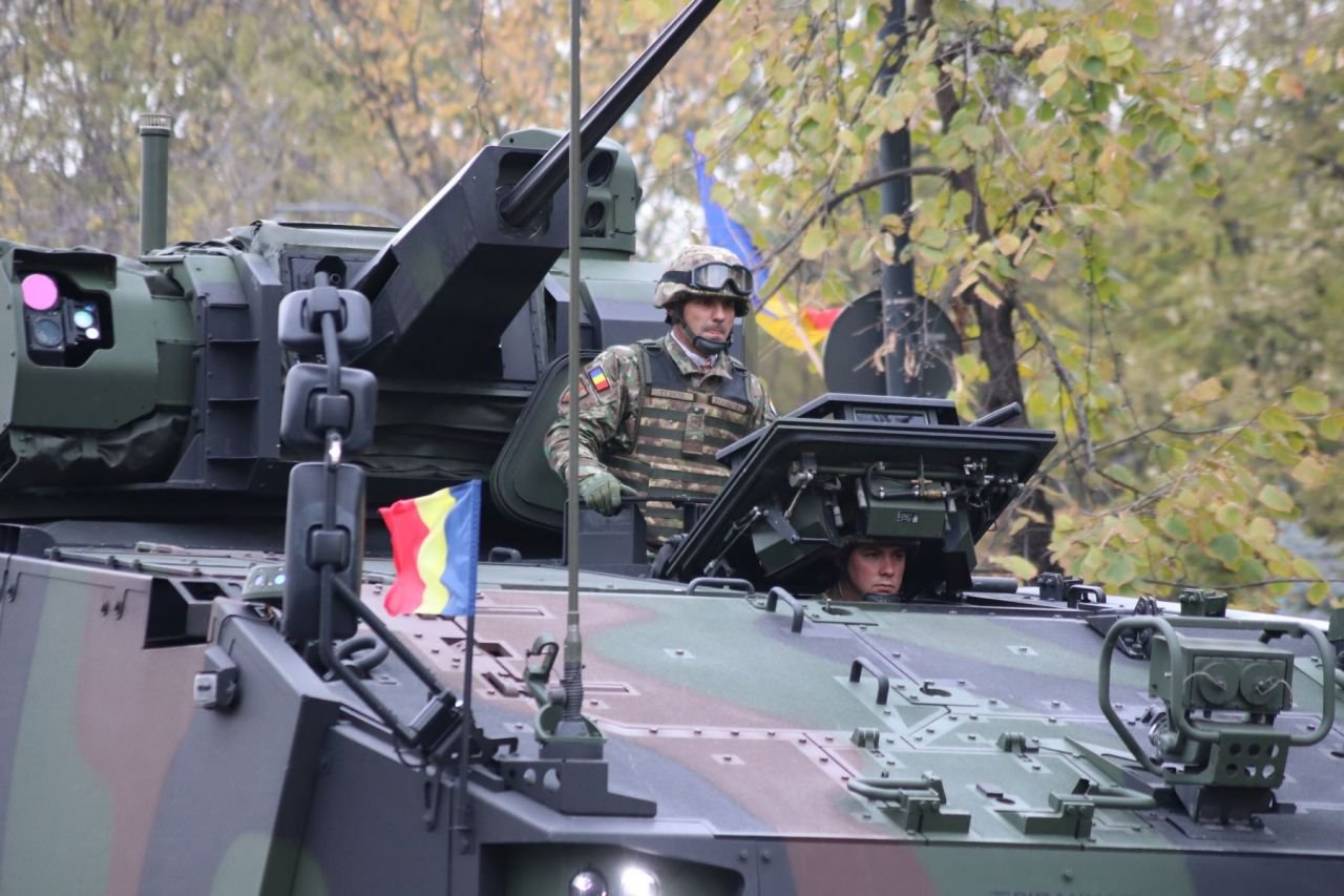 La defilarea de Ziua Națională, mai mulți spectatori ca pe Arena Națională!_42