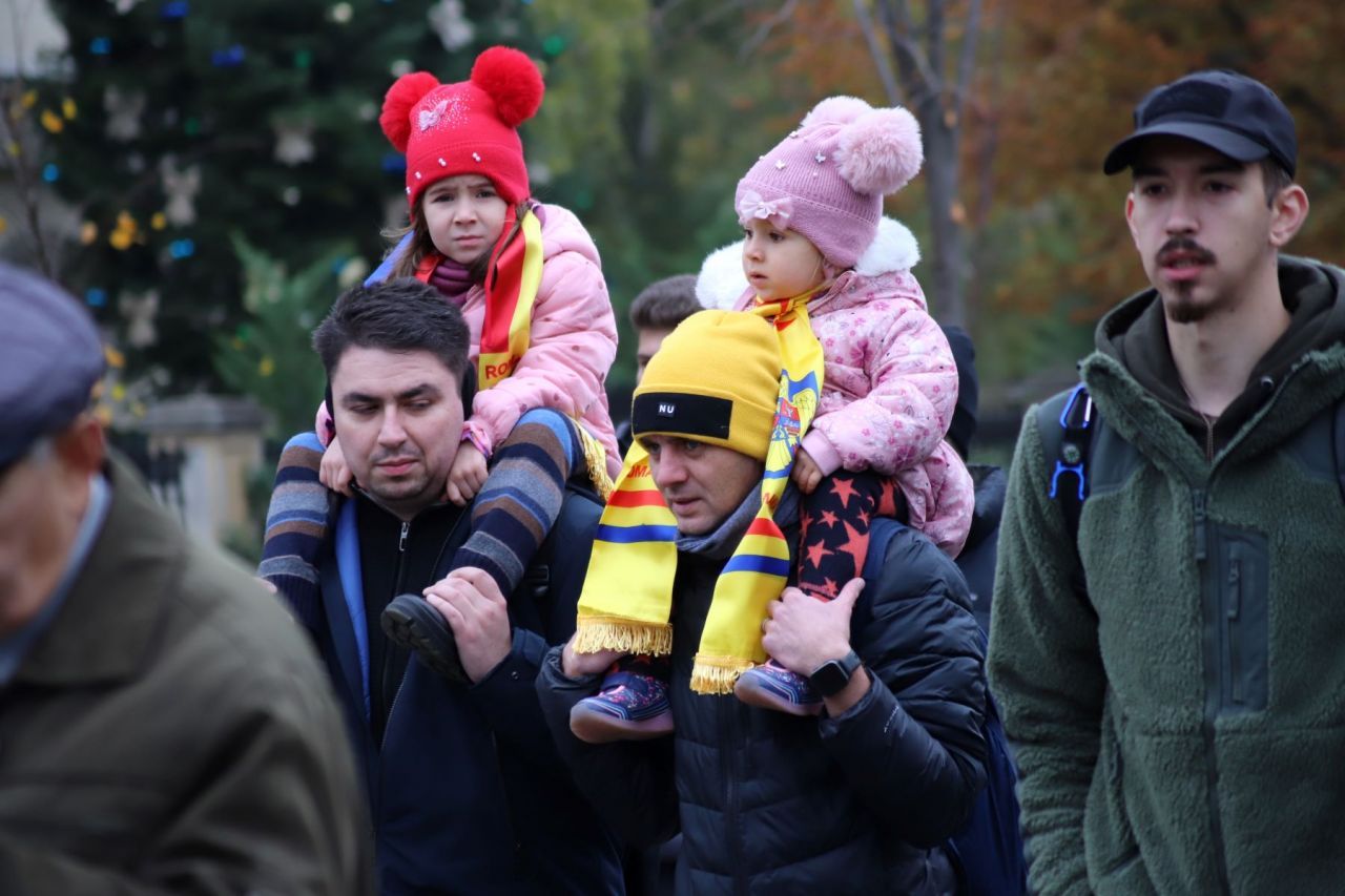 La defilarea de Ziua Națională, mai mulți spectatori ca pe Arena Națională!_60