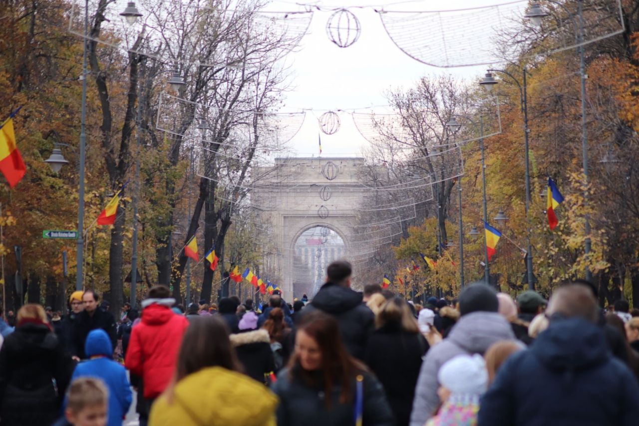 La defilarea de Ziua Națională, mai mulți spectatori ca pe Arena Națională!_61