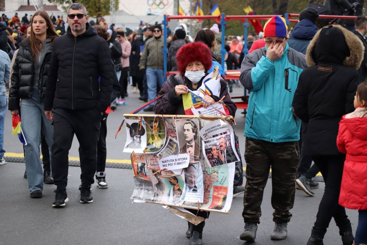 La defilarea de Ziua Națională, mai mulți spectatori ca pe Arena Națională!_66