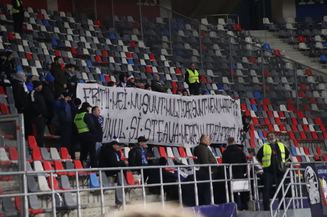 Meci ciudat în Ghencea. Galeria Stelei și adversarii au făcut schimb de steaguri_20