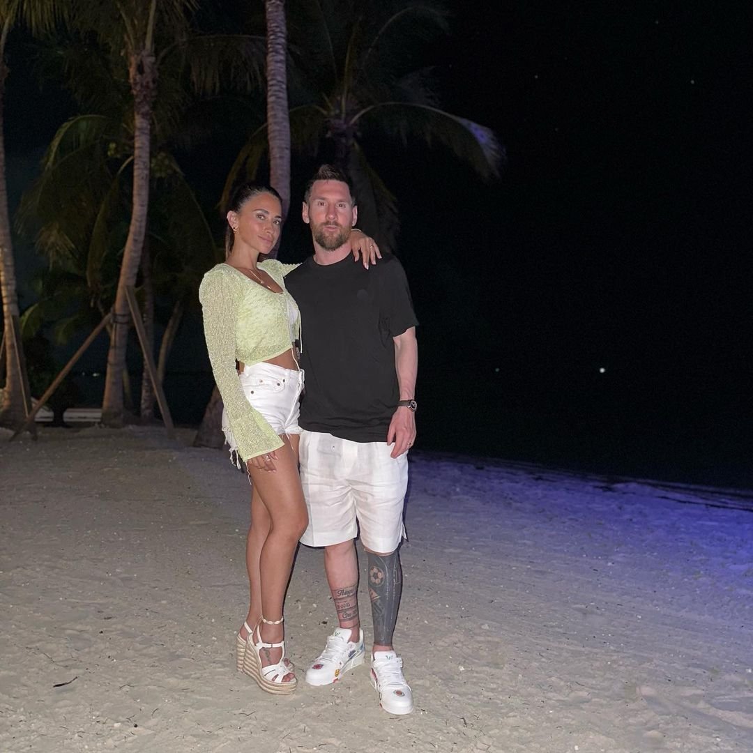 Antonela Roccuzzo, apariție incendiară alături de Lionel Messi. A purtat cea mai îndrăzneață rochie, din fâșii de material_38