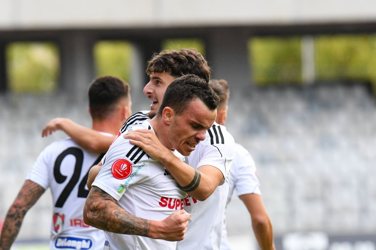 U Cluj - FCU Craiova 2-1. Daniel Popa a înscris golul victoriei pentru echipa lui Sabău. U Cluj urcă pe loc de play-off. Cum arată clasamentul Superligii_2