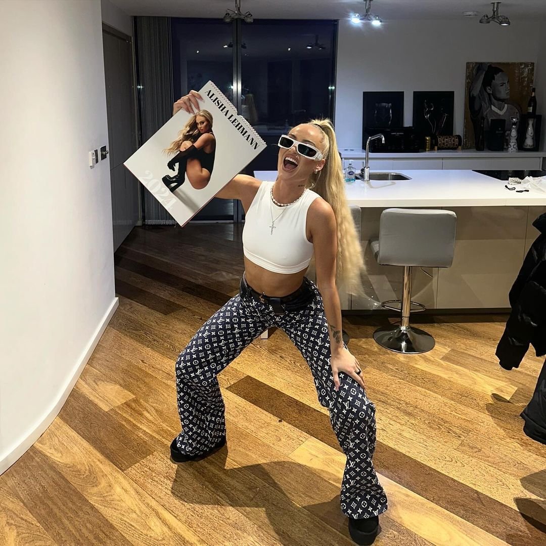 „Atât de curajoasă, puternică și sexy!” Cea mai sexy fotbalistă din lume a părăsit terenul cu nasul însângerat după ultimul meci și fanii au reacționat_9