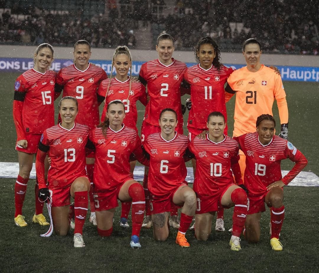 „Atât de curajoasă, puternică și sexy!” Cea mai sexy fotbalistă din lume a părăsit terenul cu nasul însângerat după ultimul meci și fanii au reacționat_10
