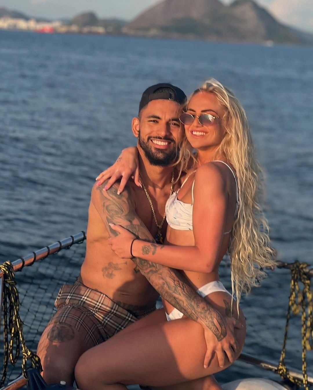 „Atât de curajoasă, puternică și sexy!” Cea mai sexy fotbalistă din lume a părăsit terenul cu nasul însângerat după ultimul meci și fanii au reacționat_27