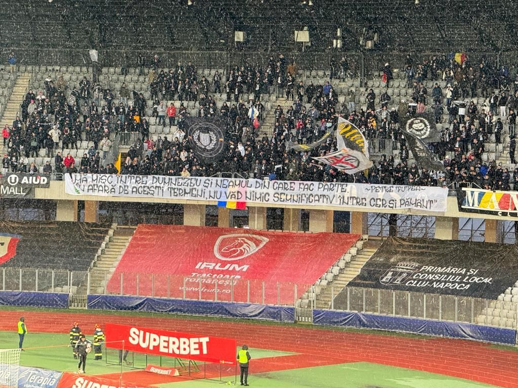 U Cluj - FCU Craiova 2-1. Daniel Popa a înscris golul victoriei pentru echipa lui Sabău. U Cluj urcă pe loc de play-off. Cum arată clasamentul Superligii_3