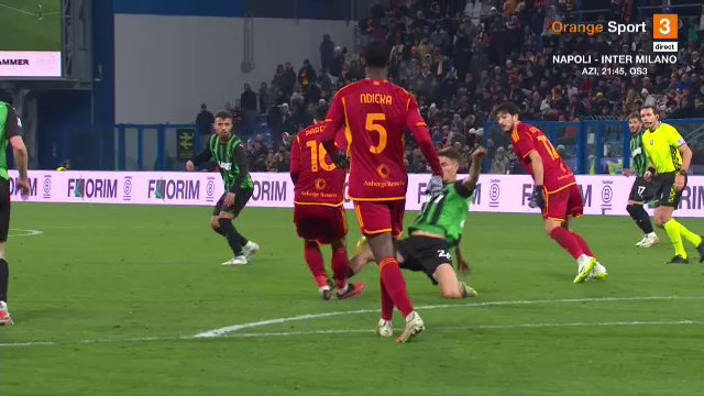 Daniel Boloca a văzut cartonașul roșu! Mijlocașul, eliminat după un fault dur în meciul cu AS Roma_3