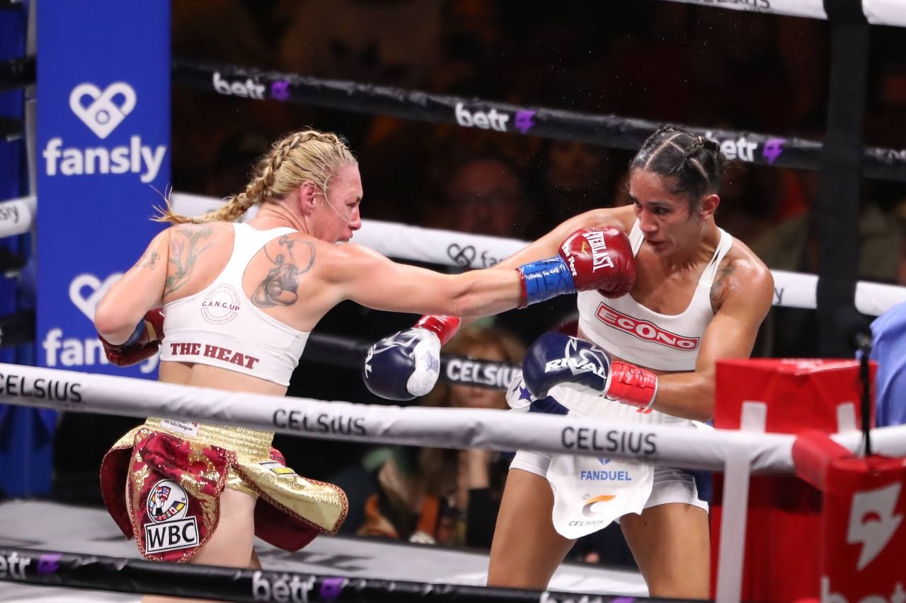 Măsura radicală luată de Amanda Serrano, pugilista-fenomen care a unificat titlurile WBA, WBC, IBF, WBO, IBO şi Ring Magazine!_13