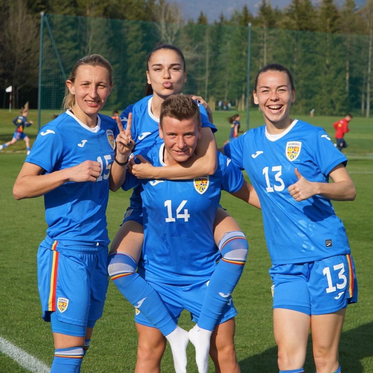 Concurență pentru Teodora Meluță! Colega de bandă a fotbalistei de la Timișoara e la fel de frumoasă_4