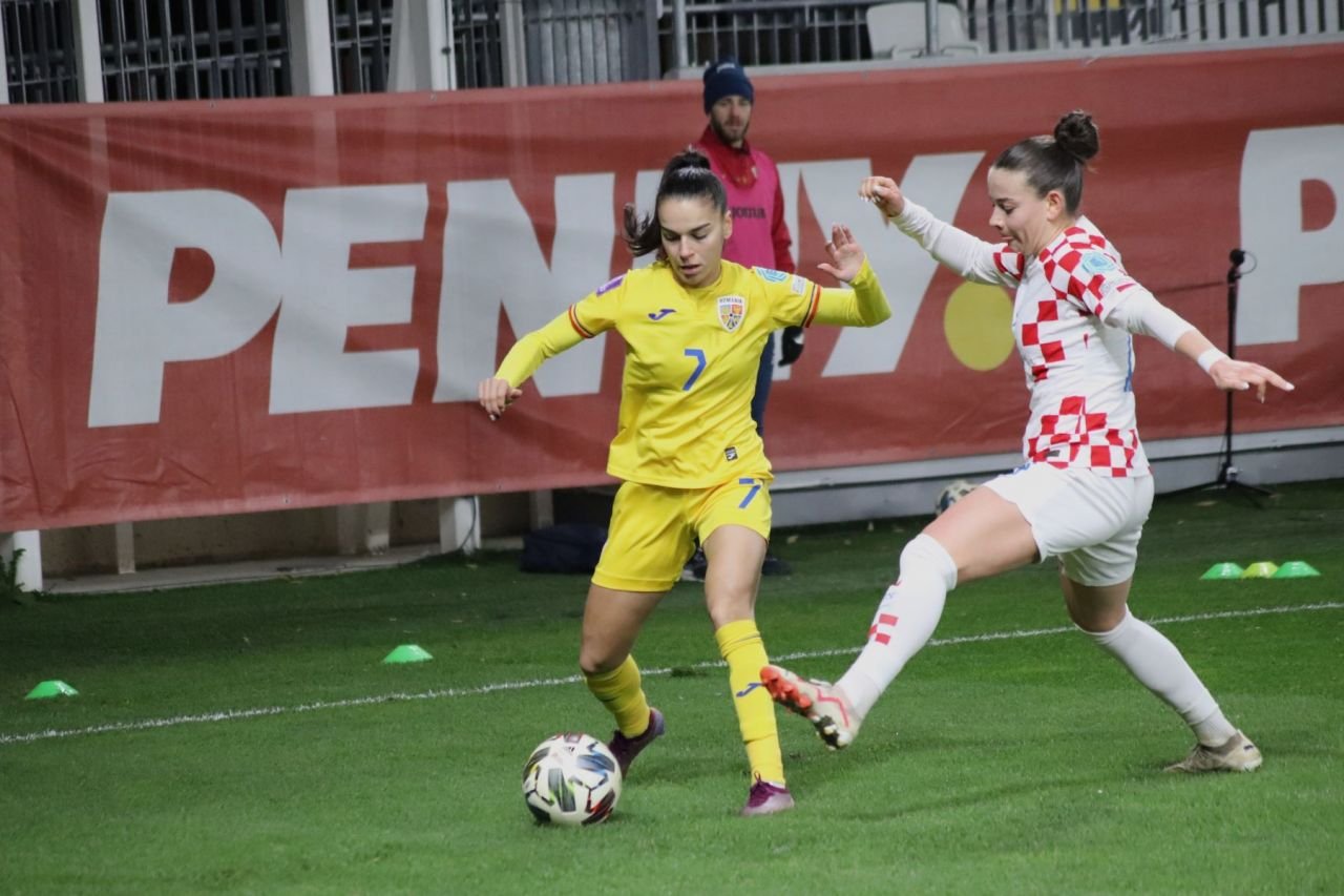 Concurență pentru Teodora Meluță! Colega de bandă a fotbalistei de la Timișoara e la fel de frumoasă_13