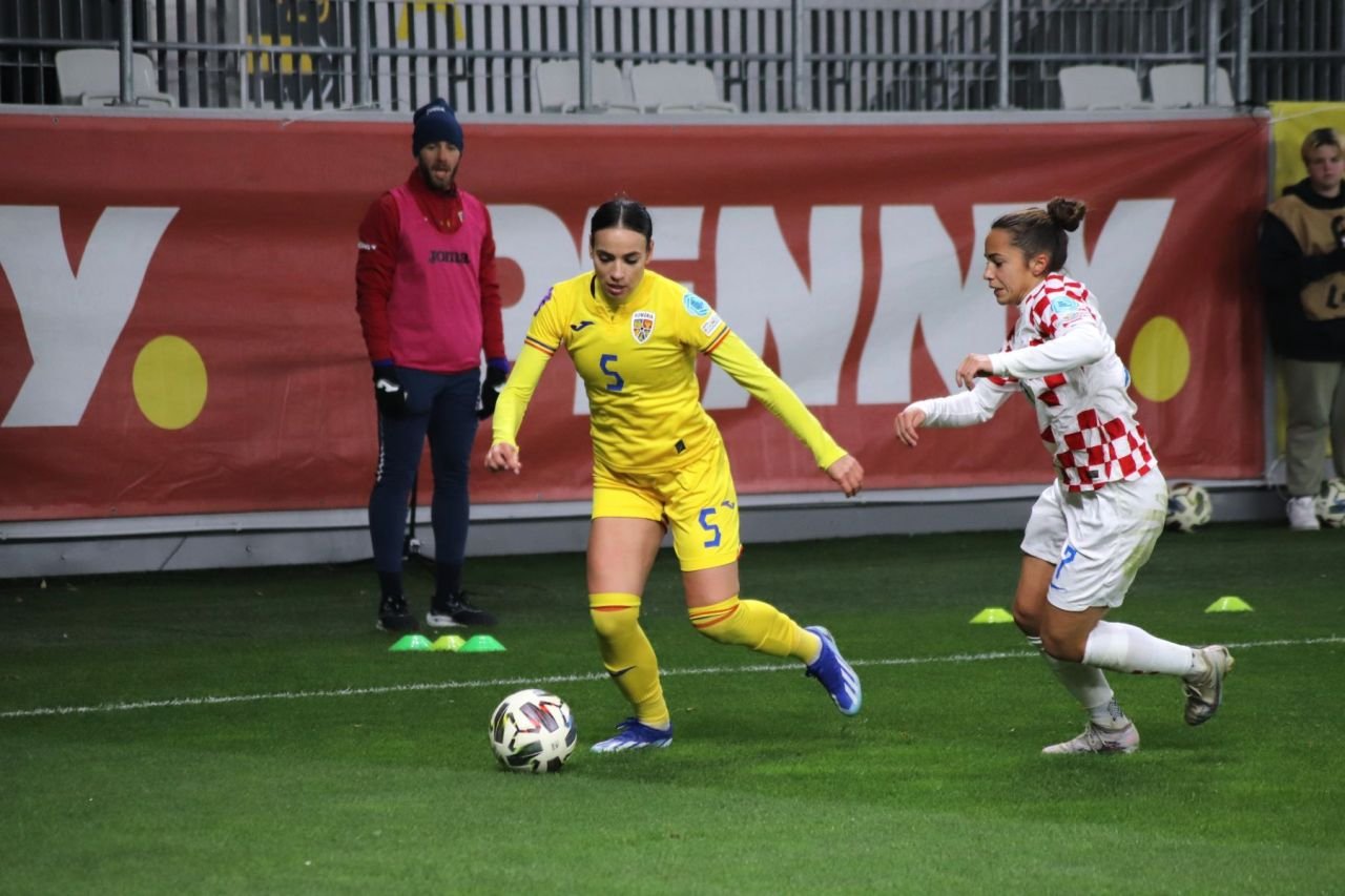 Concurență pentru Teodora Meluță! Colega de bandă a fotbalistei de la Timișoara e la fel de frumoasă_22