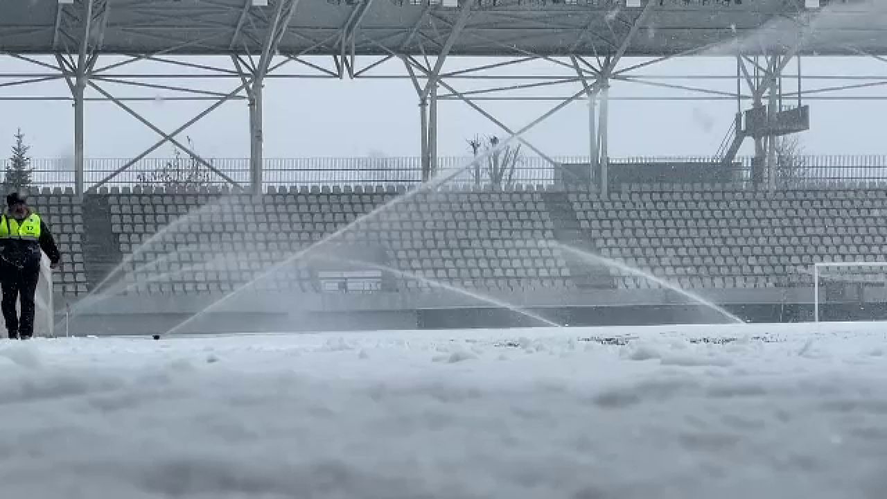 Cum arată gazonul de pe Arcul de Triumf, cu câteva ore înainte de Dinamo - Oțelul Galați_4