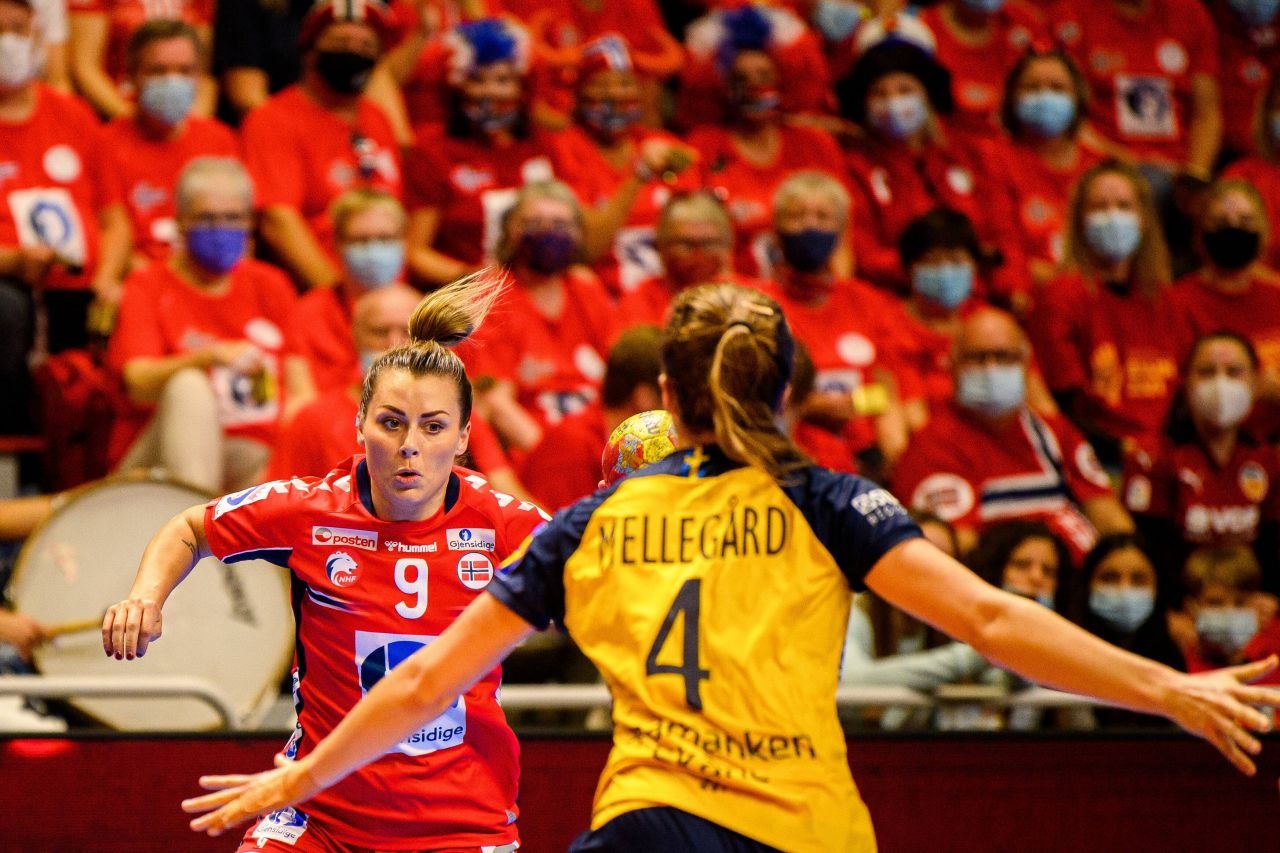 She's back! Nora Mork a aprins scânteia la Mondialul de handbal. Cu ce scor a demolat Norvegia echipa Angolei _7